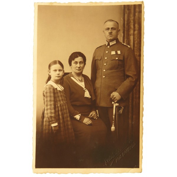 German Wehrmacht Doctor In Rank Oberarzt With Family